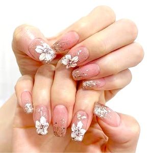 🍒🍒 French Tips Flower Press On Nails